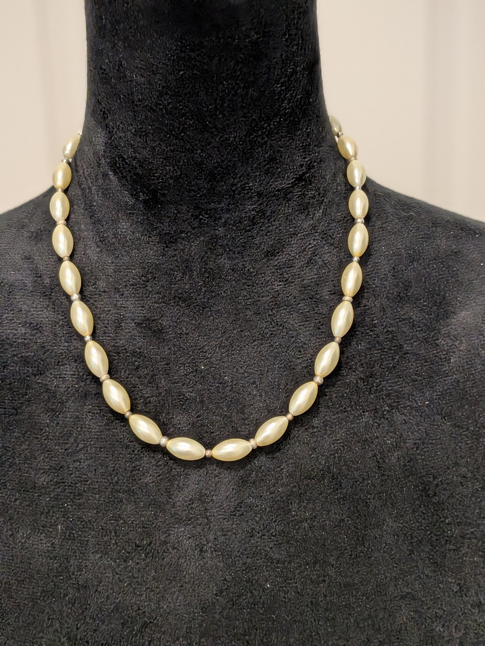Vintage 2007s Mother Of Pearl Necklace 18"